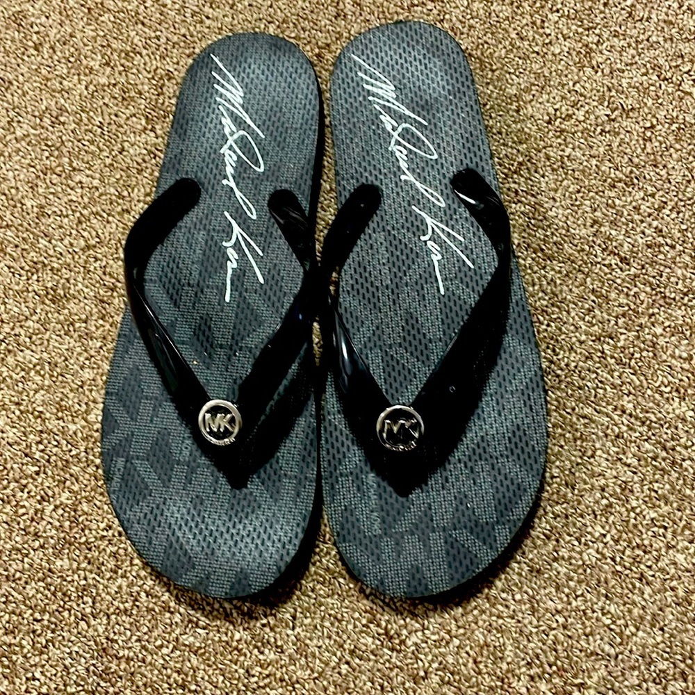 Sandals size 10